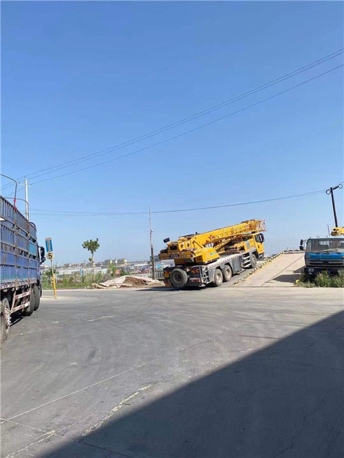 阳信县25吨吊车的租赁价格大概是多少？